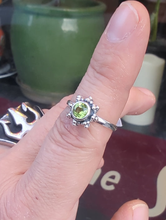 Peridot Silver Ring sz 8